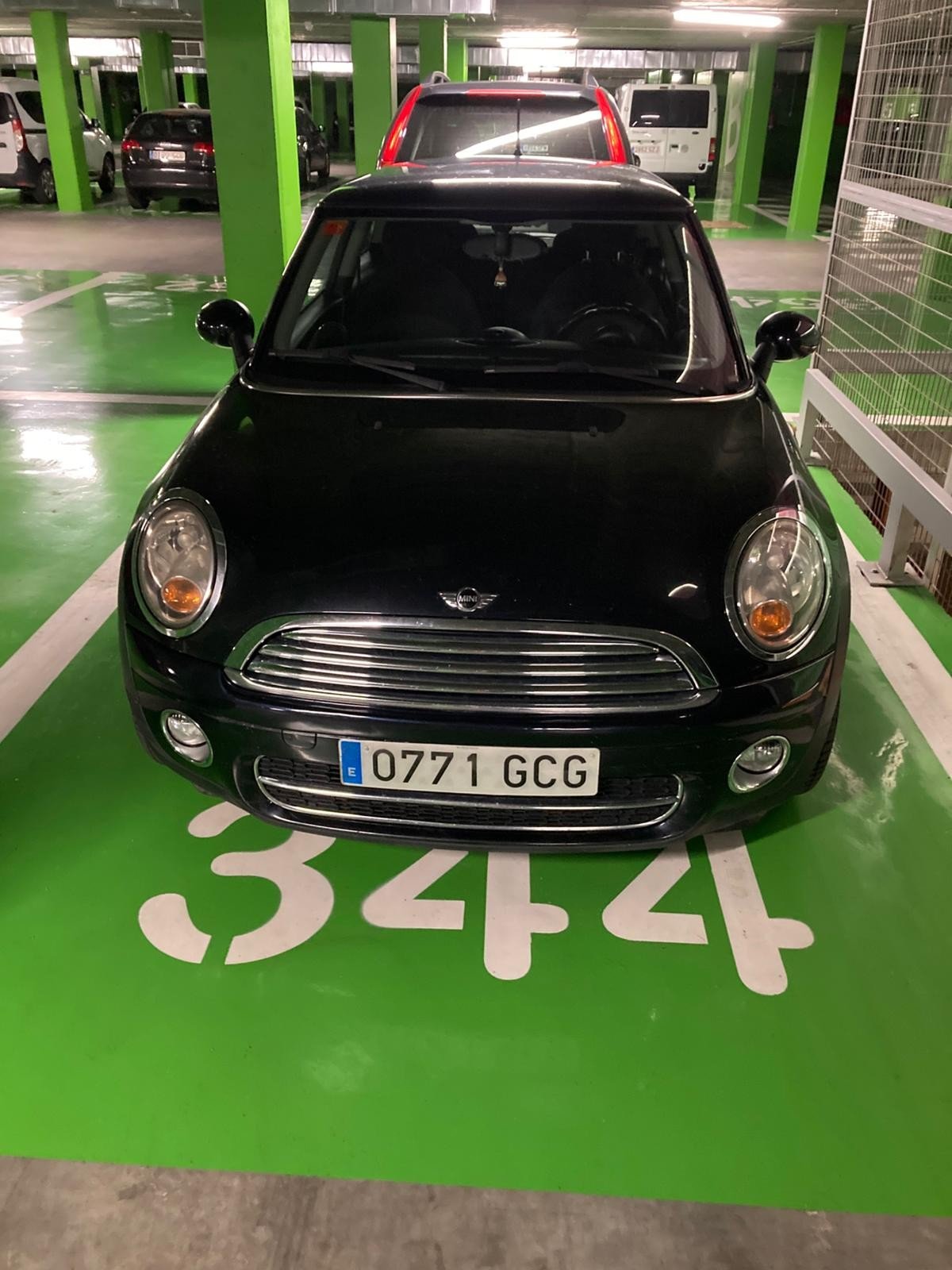 Numer rejestracyjny 0771GCG posiada MINI MINI