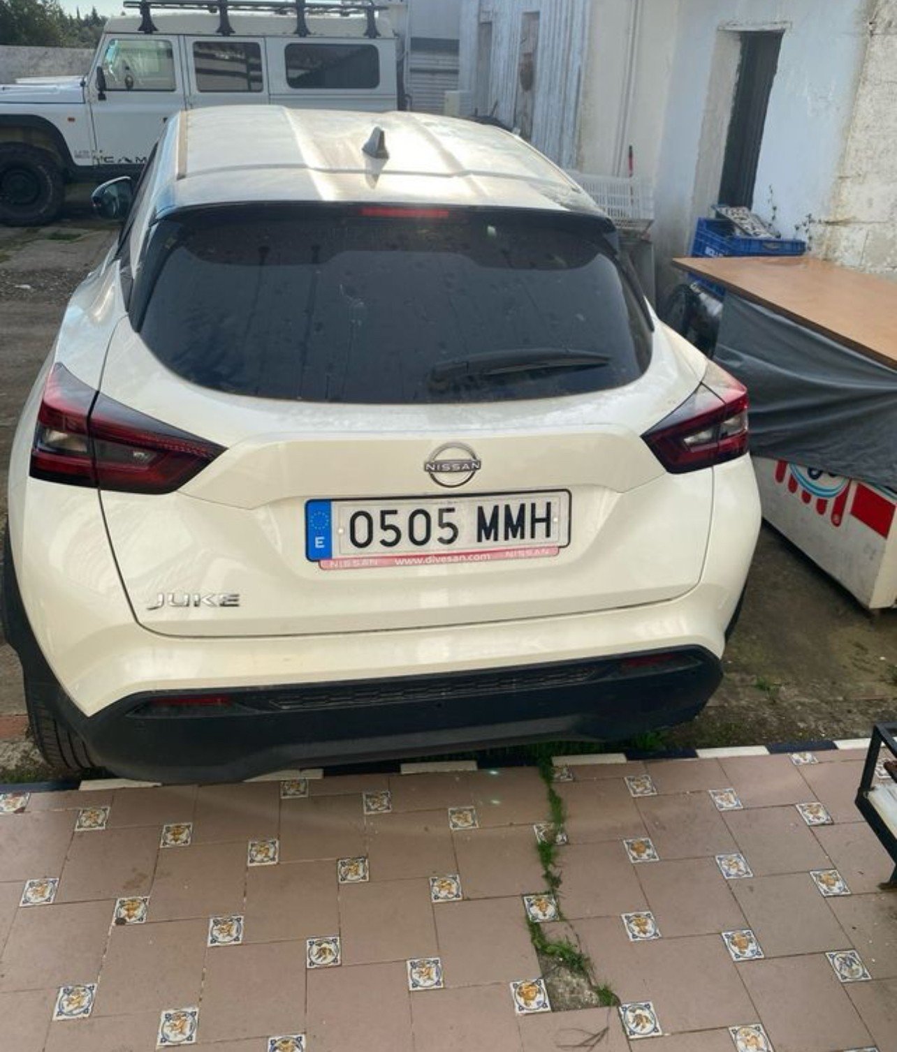 Numer rejestracyjny 0505MMH posiada NISSAN JUKE
