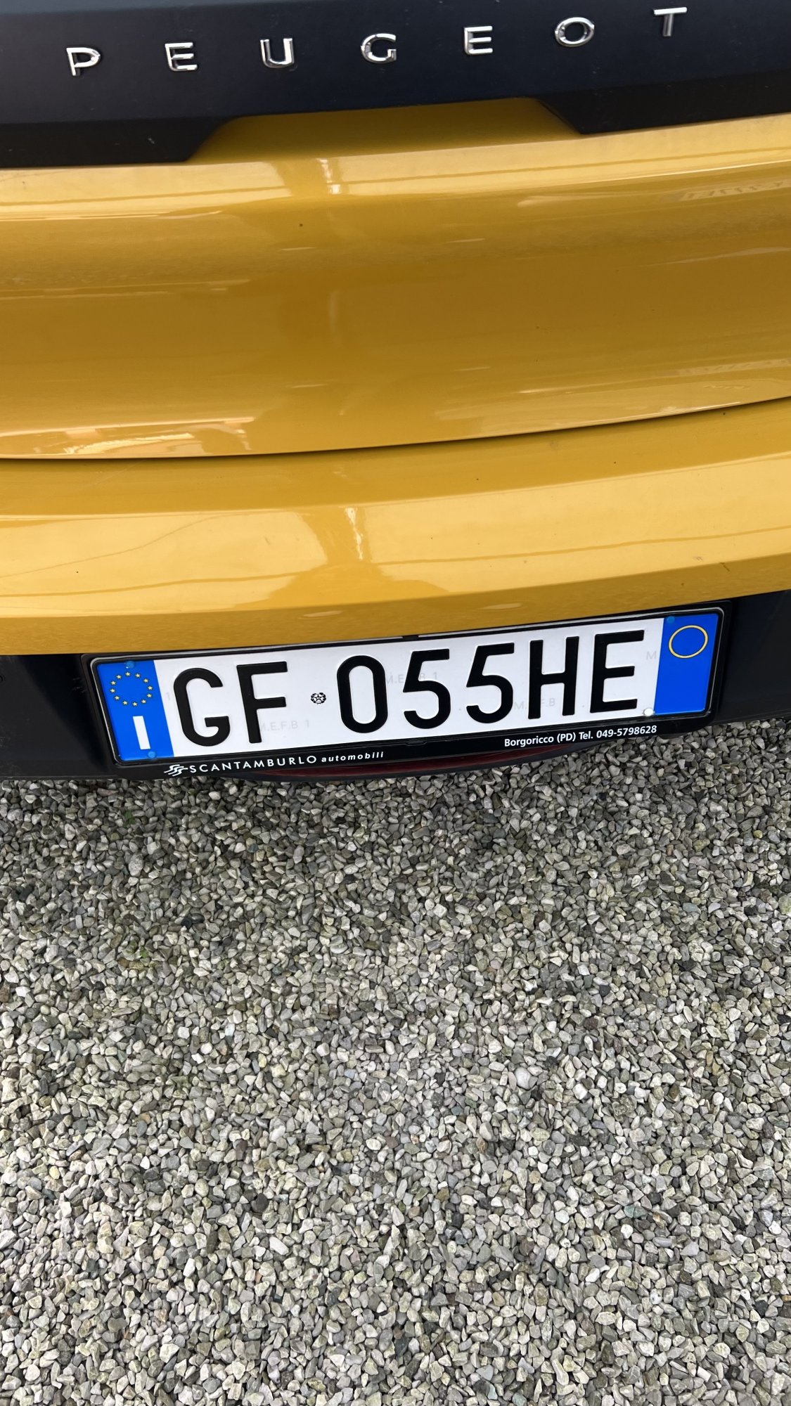 Numer rejestracyjny GF055HE posiada PEUGEOT 208 2a serie