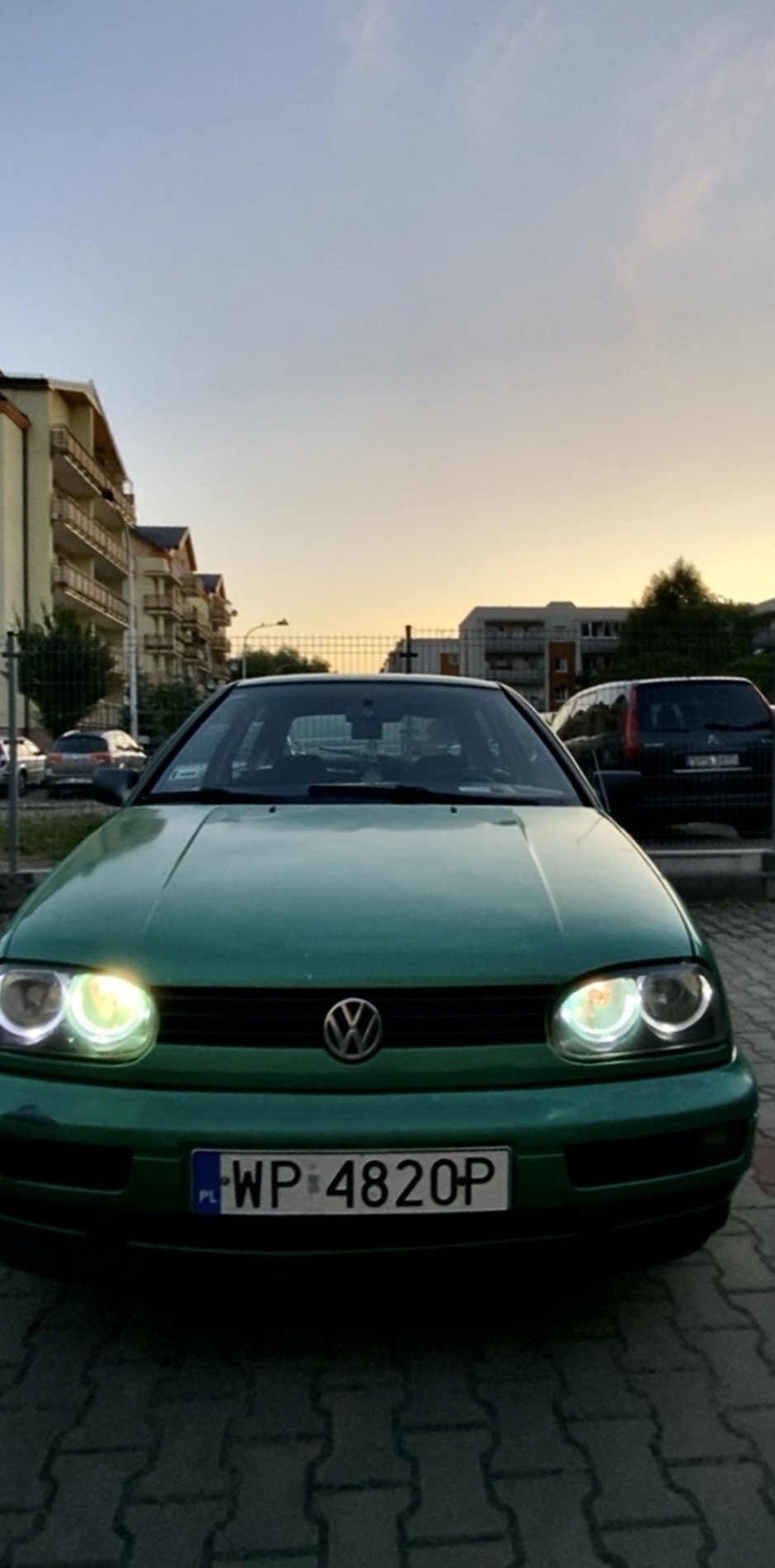 Numer rejestracyjny WP 4820P posiada VOLKSWAGEN GOLF - WP4820P