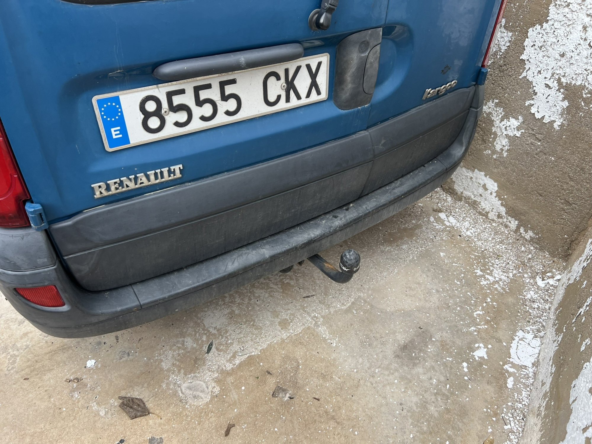 Numer rejestracyjny 8555CKX posiada RENAULT KANGOO